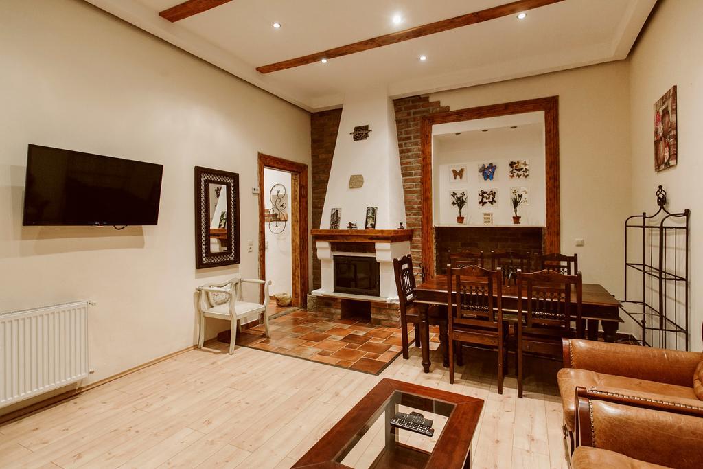 Rustic With Fireplace * Budapest