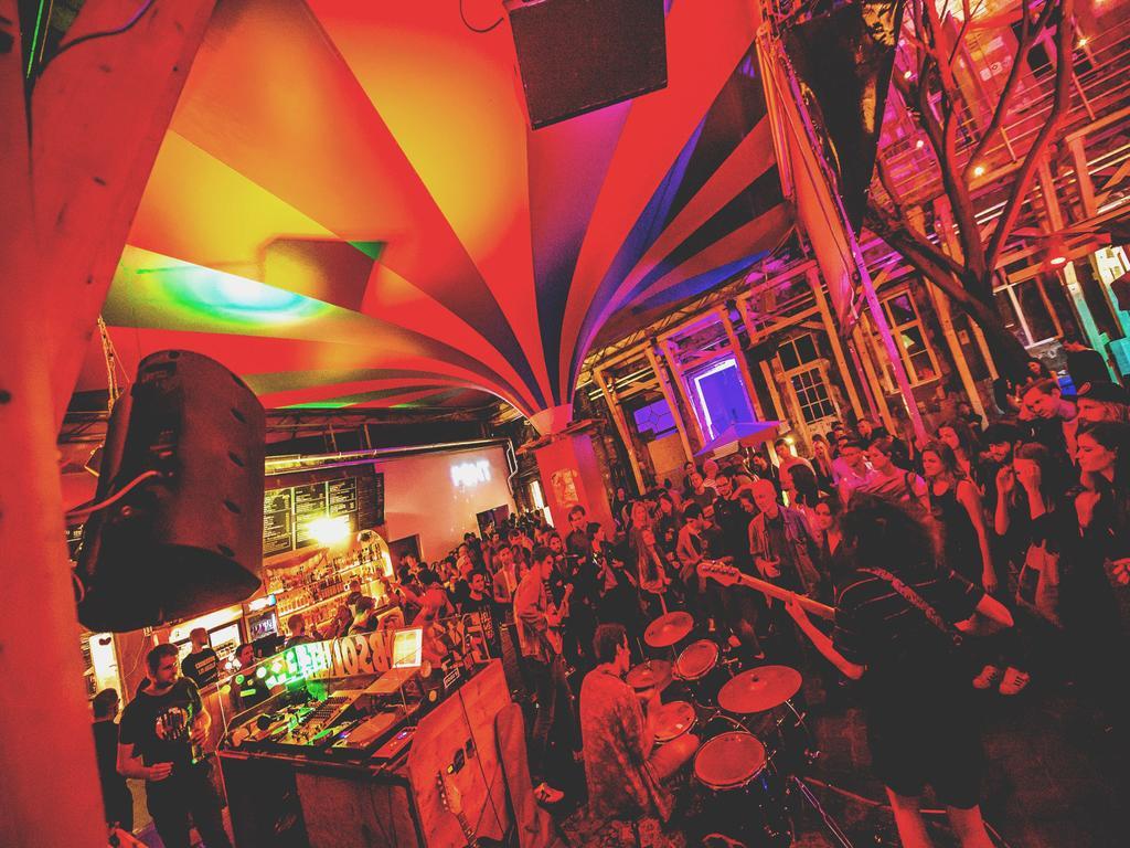 Ostello Ruin Bar Party