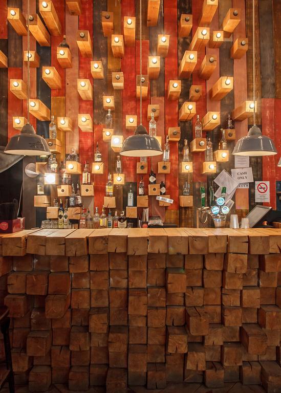 Ruin Bar Party Ostello