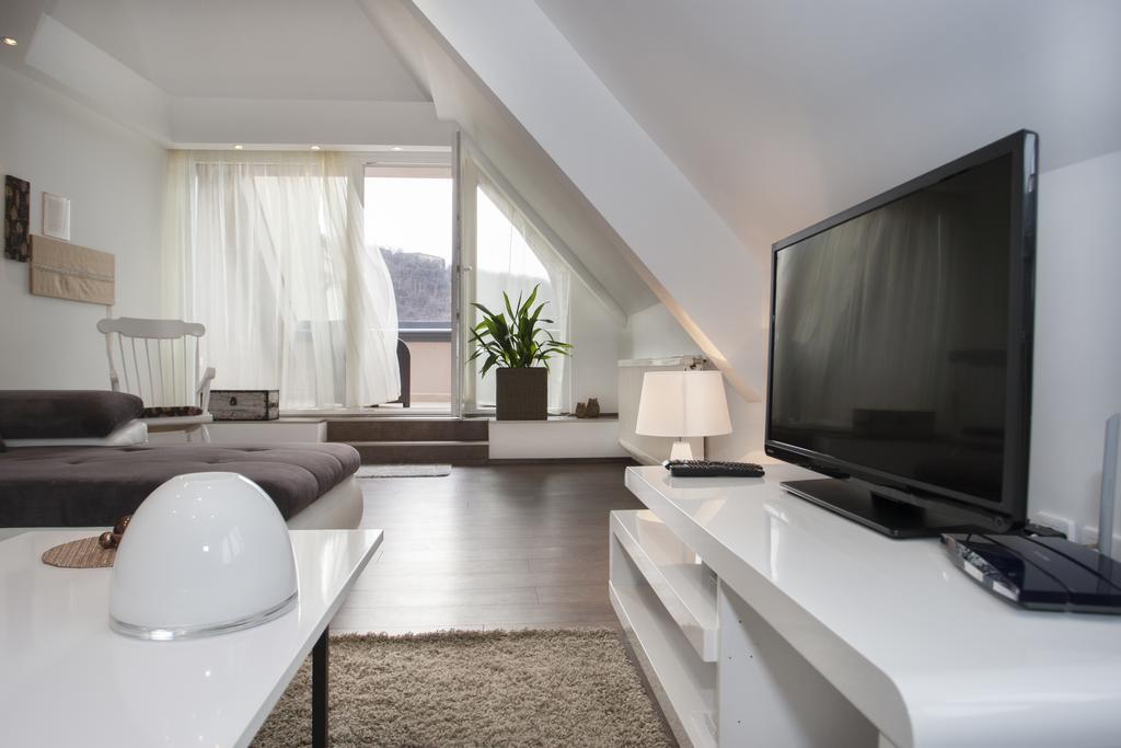 Riverside Flat With King Castle View Budapest