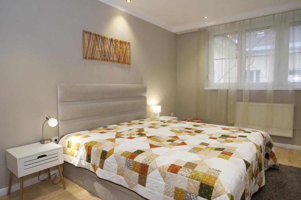 Appartement Riverside Flat With King Castle View