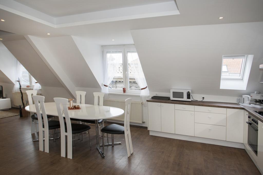Appartement Riverside Flat With King Castle View
