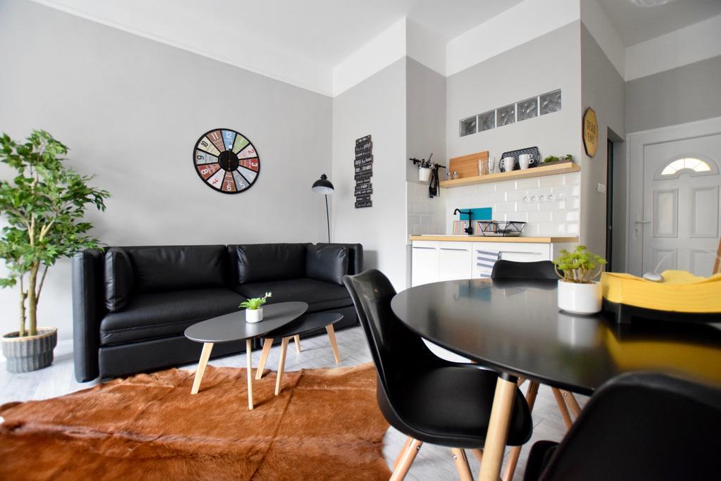 Standard By Hi5 - Fejer Gyorgy St