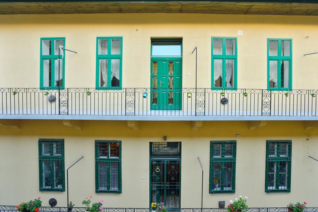Gozsdu In Center Budapest