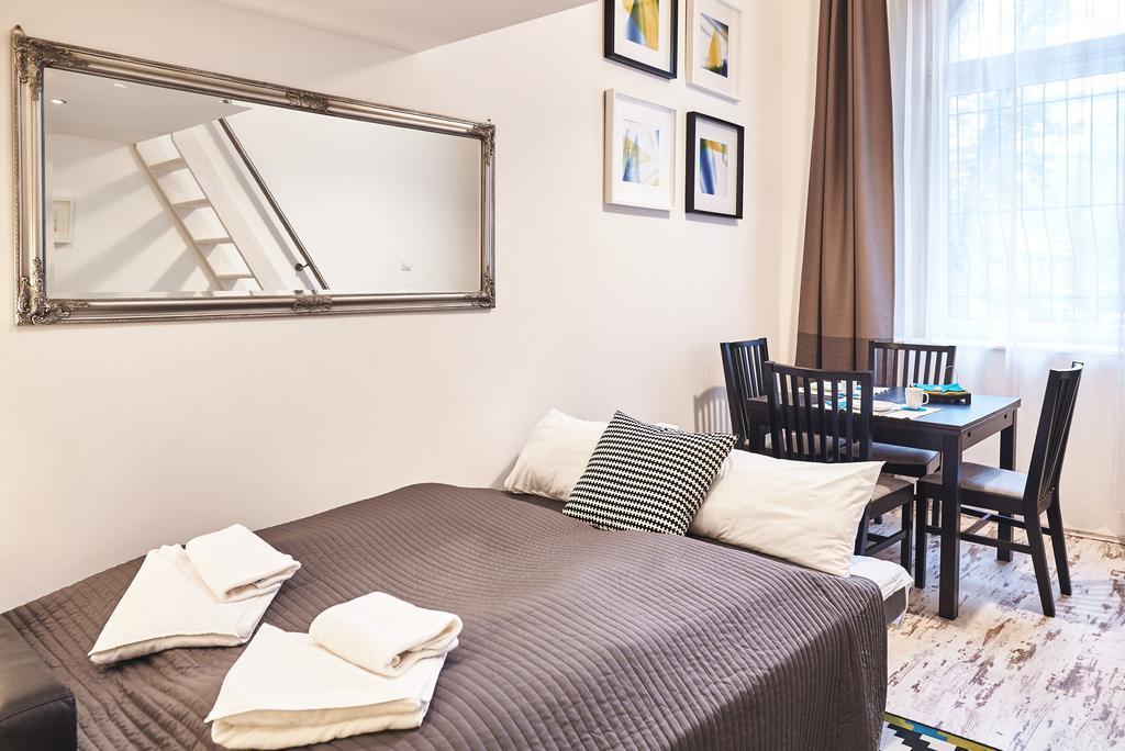 Flat At Lovolde Square Budapest