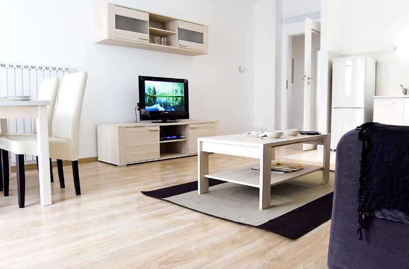 Corvin Plaza & Aparthotel 3*