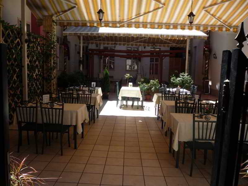 Fehar Pava Restaurant And 2* Budapest