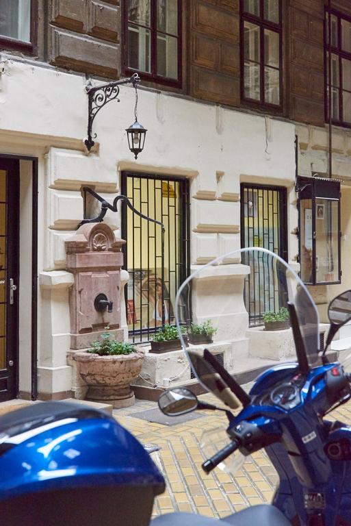Central City Apartman *