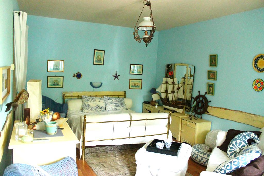 View Small House Free Parking Self Check-in Apartment *
