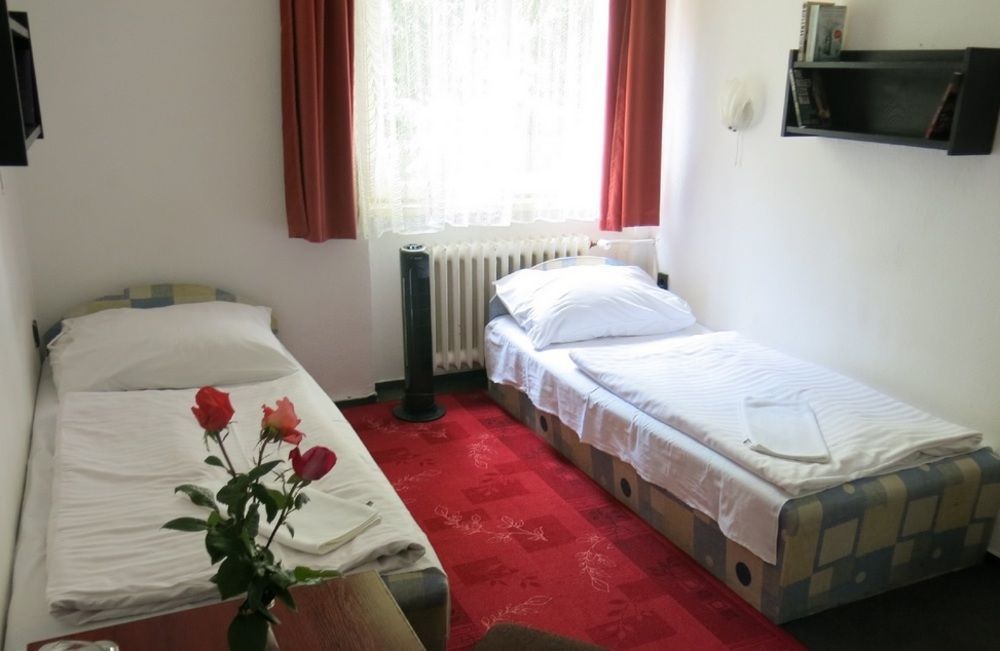 Dominik Panzio Bed & Breakfast