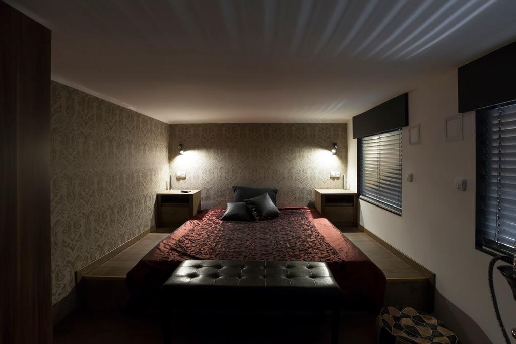 Silver Apartment *