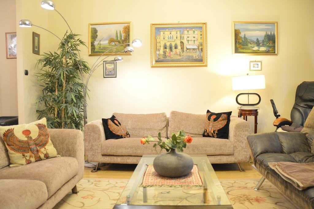 Apartament Classic Flat At Basilica