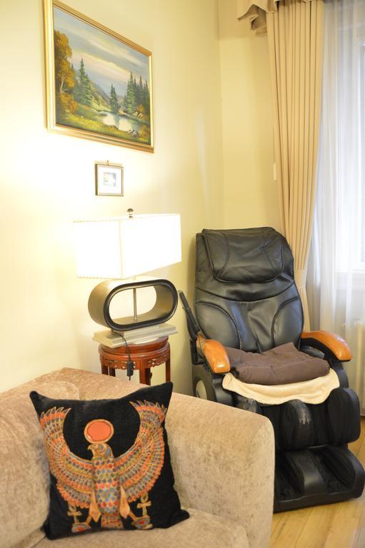 Classic Flat At Basilica Apartament *
