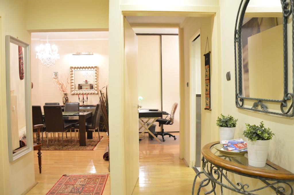 Classic Flat At Basilica Apartament *