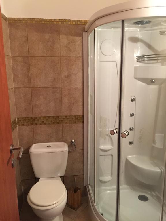 Elvis Guest house