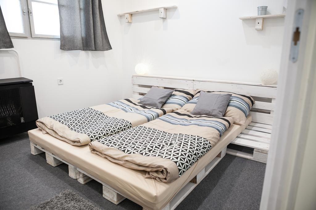Junior Tower Apartment *
