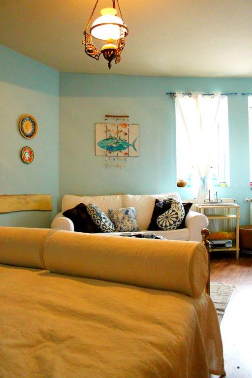 View Small House Free Parking Self Check-in Apartment *