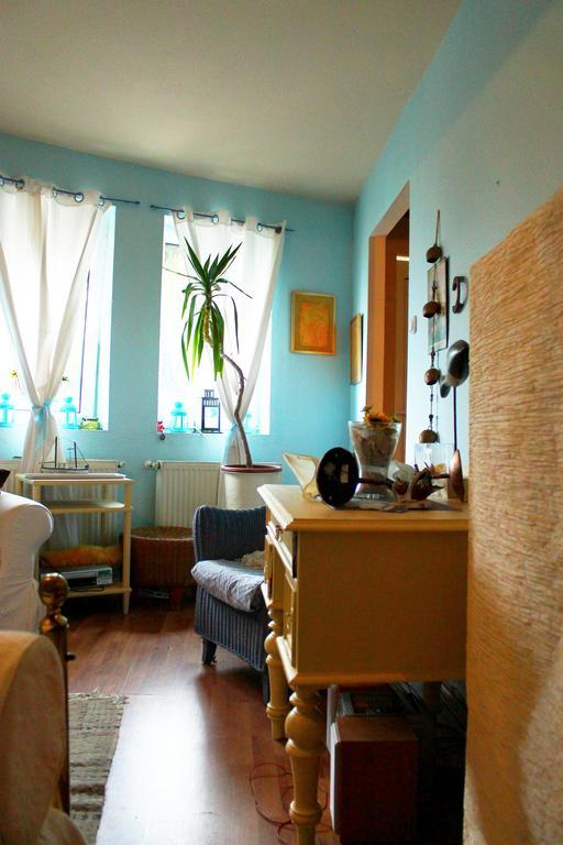 View Small House Free Parking Self Check-in * Budapest