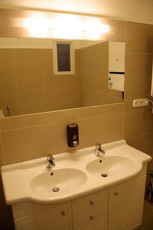 Apartment Five Season's Budapest