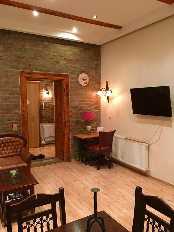 Appartamento Rustic With Fireplace Budapest