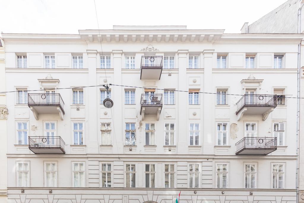 Real Zoltan Ii. * Budapest
