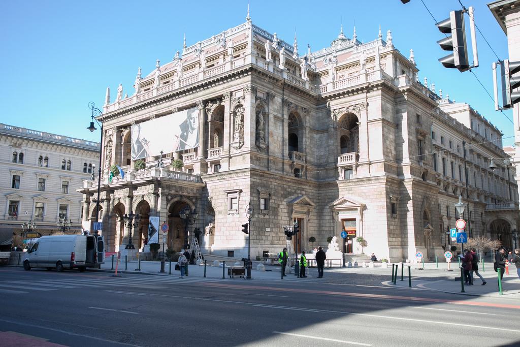 Agora * Budapest