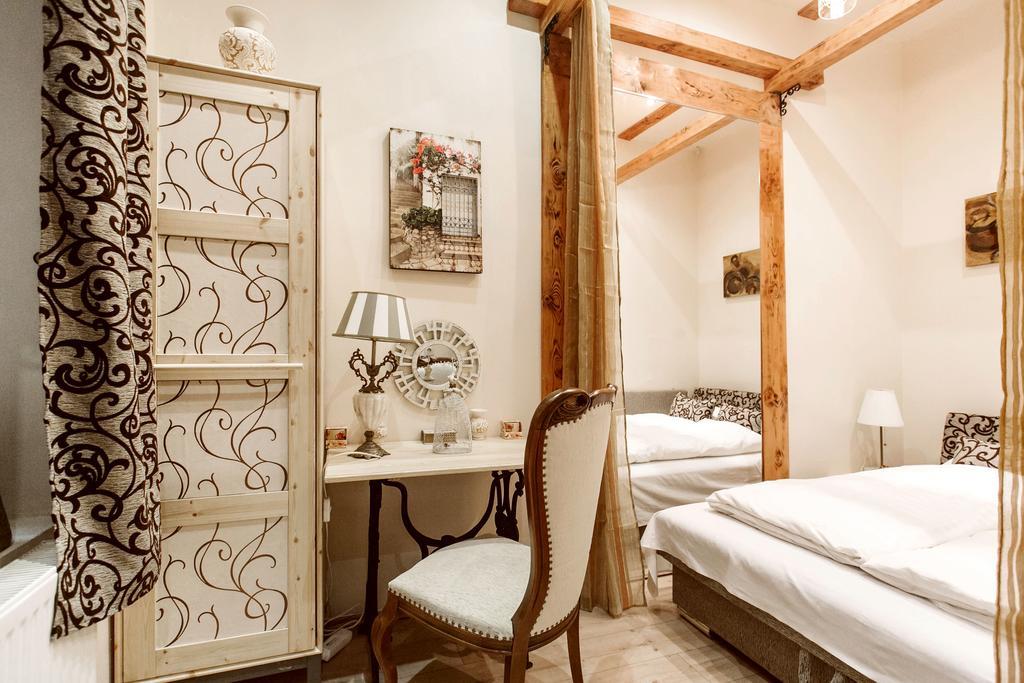 Appartamento Rustic With Fireplace Budapest