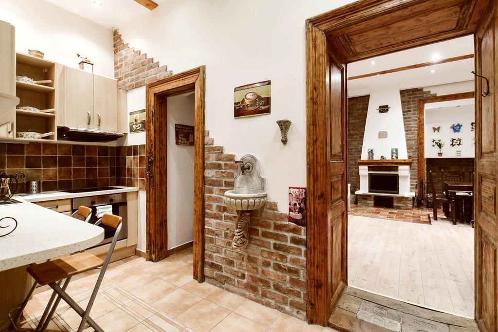 Appartamento Rustic With Fireplace Budapest