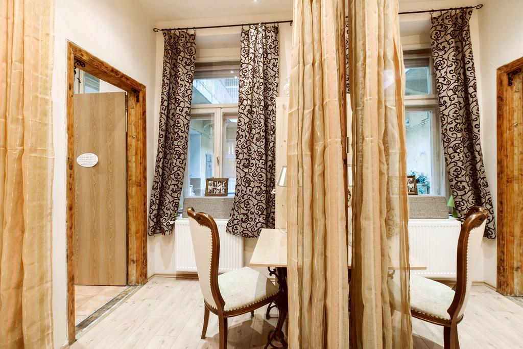 Rustic With Fireplace * Budapest
