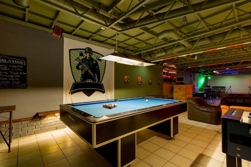 The Bachelor Bar - Bunker | Private Club *