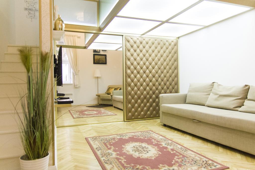 Apartment Ava's Champagne Studio *
