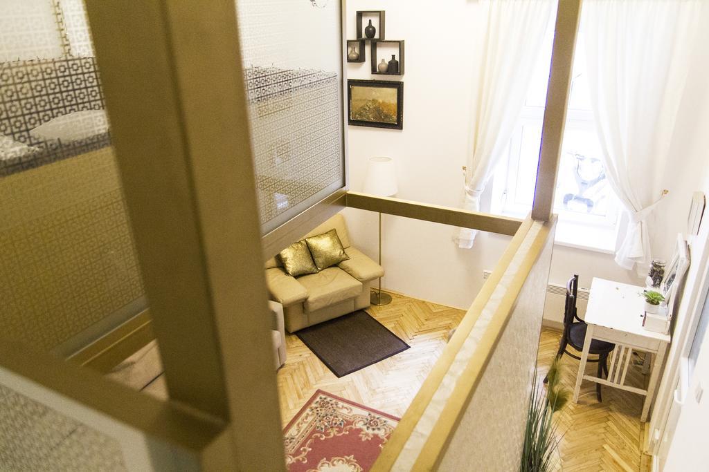 Ava's Champagne Apartmán *