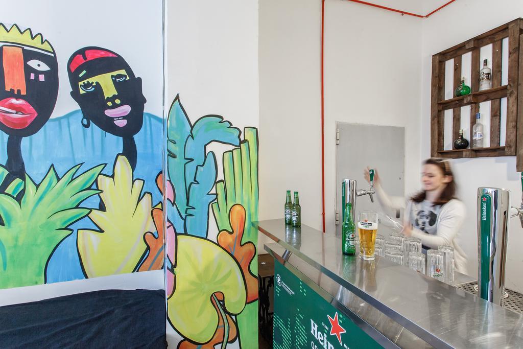Ruin Bar Party Ostello Budapest