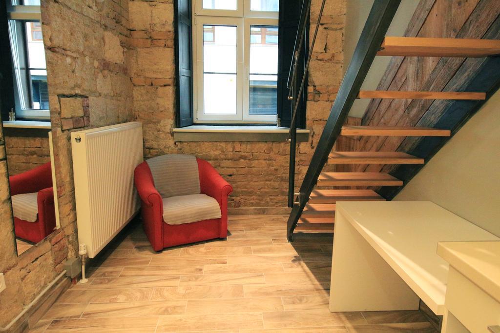 Hollo Apartment *