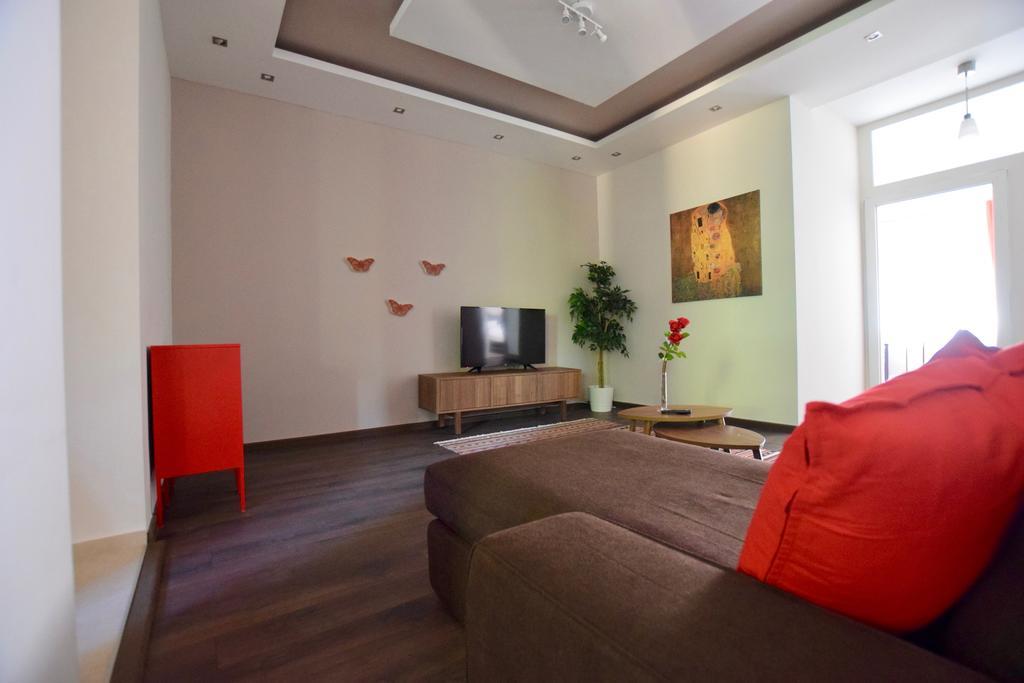 Standard By Hi5 - Close To Buda Castle *
