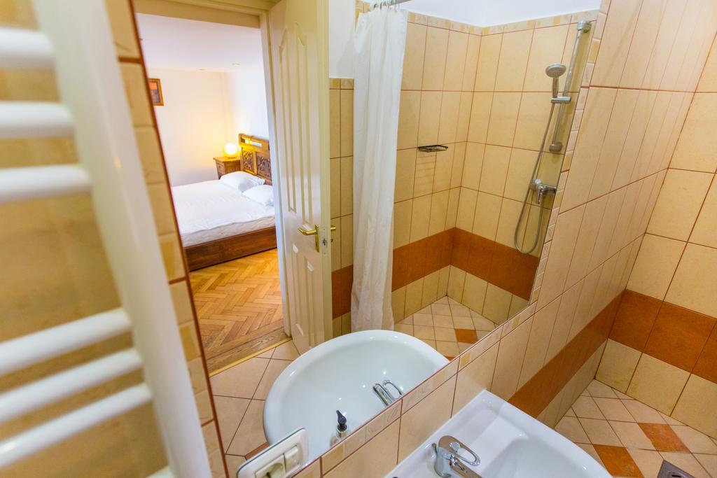 Jo Itt Pesten Budapest