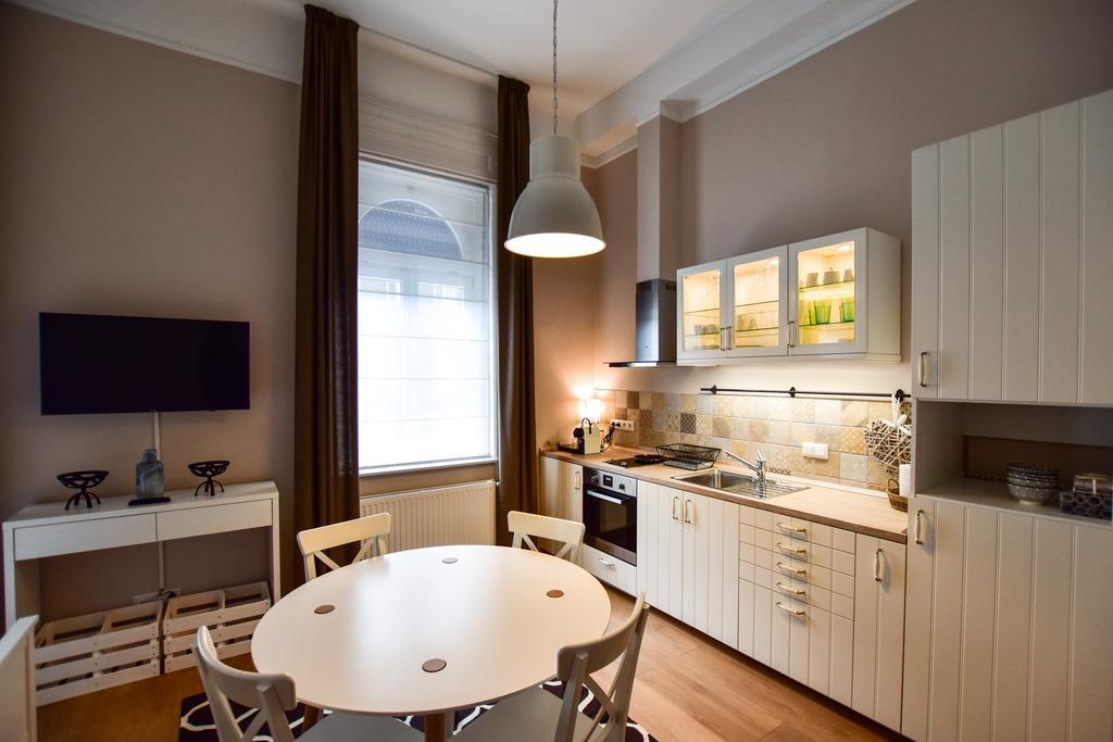 Central Studio Flats With Great Location Appartamento *