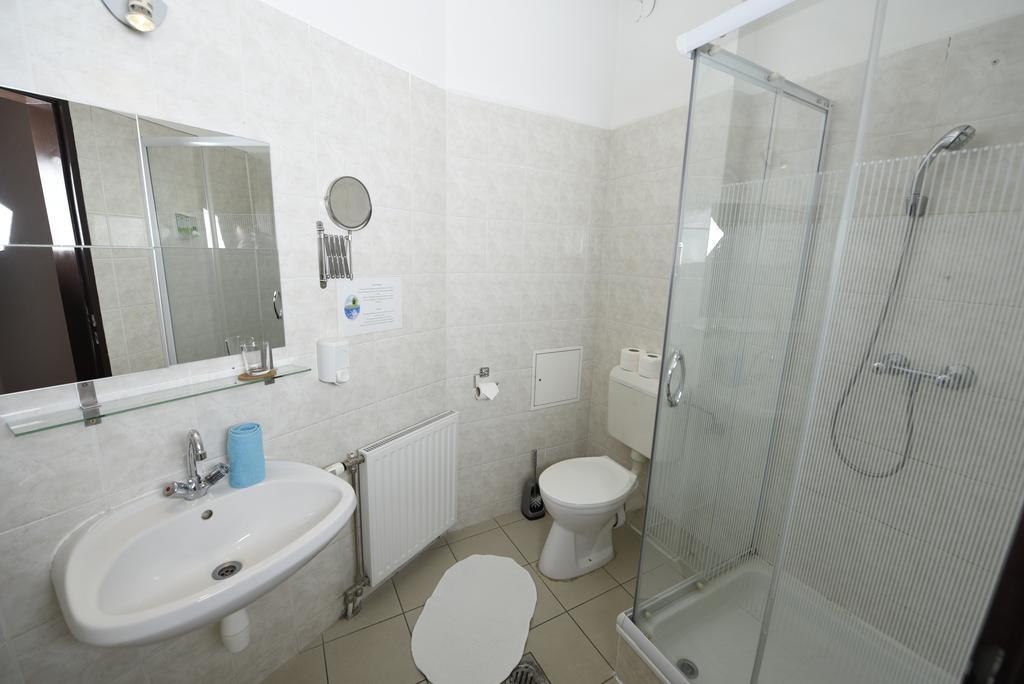 Matyas Aparthotel