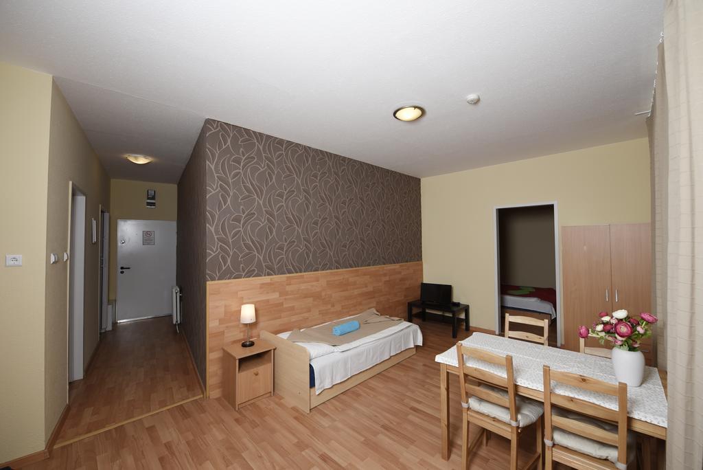 Matyas Aparthotel