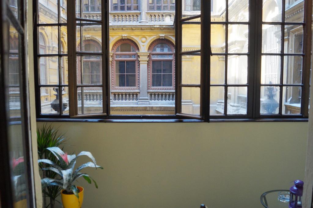 Spacious Evergreen In The Heart Of *