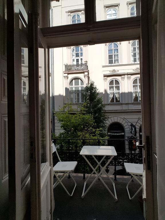 Appartamento Oktober 6 Street With Balcony Budapest