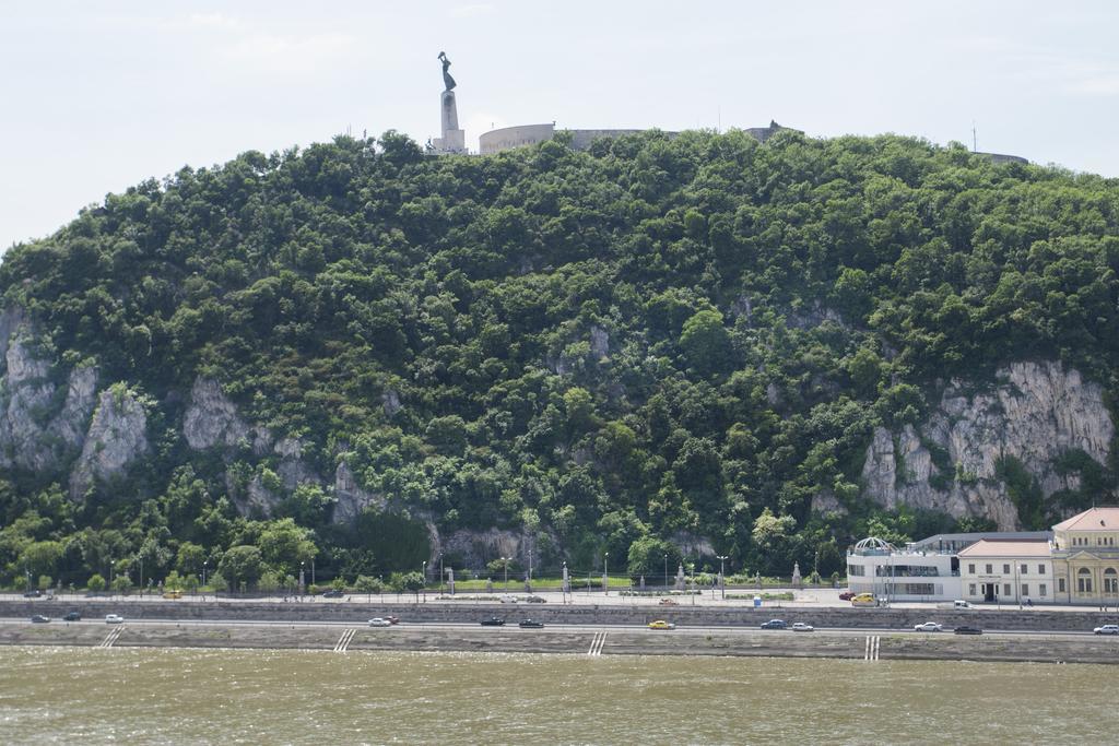 Appartement Riverside Flat With King Castle View *