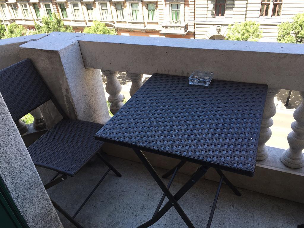 Apartamento In Iii. *