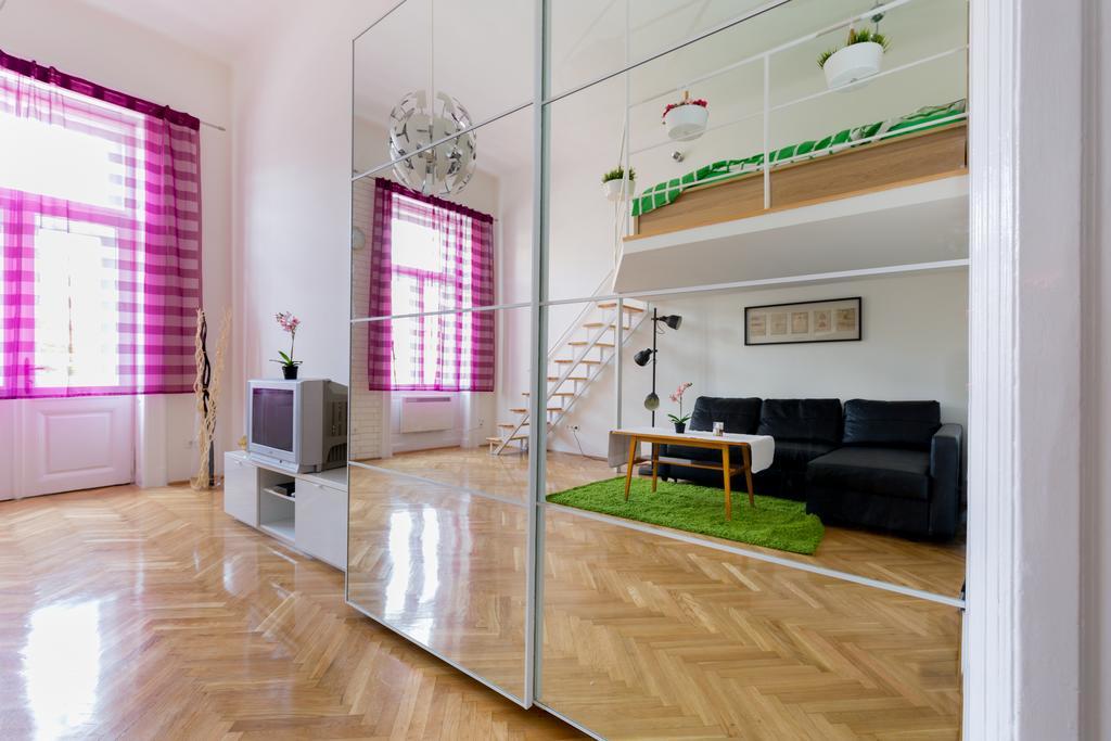 F4 Fiumei Budapest