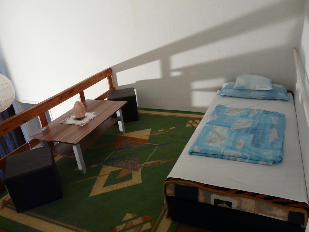 Westend & Courtyard Apartment *
