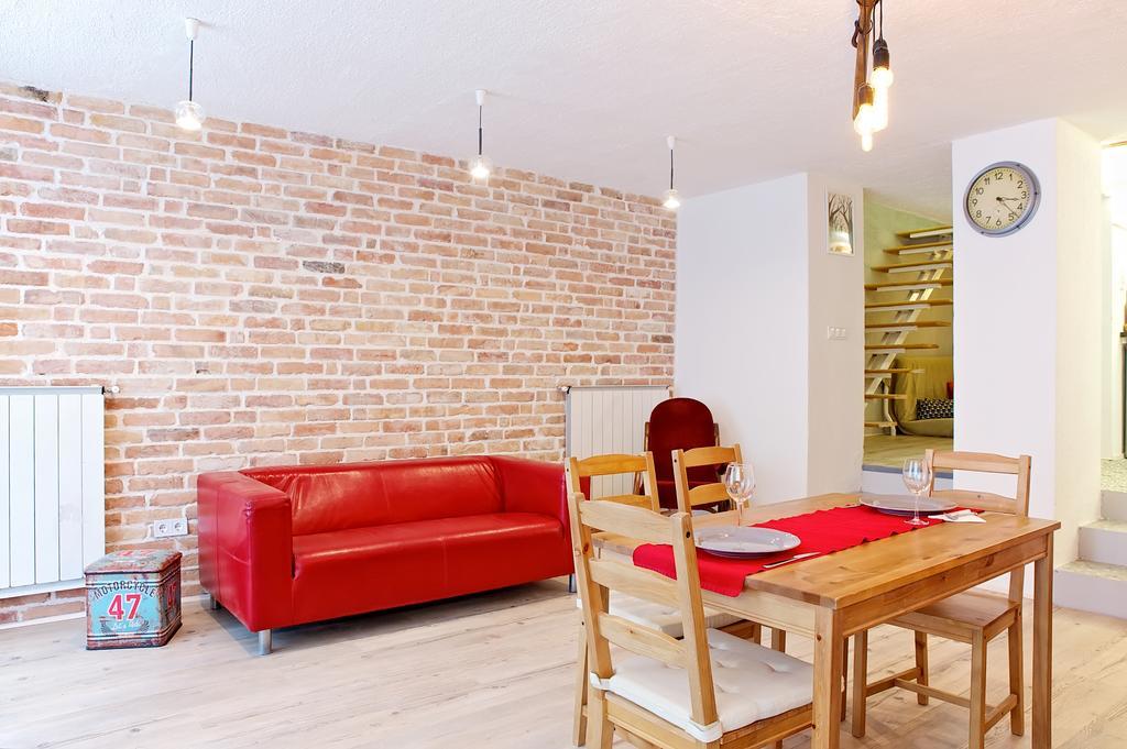 Unique Ping-pong Family Duplex In The Heart Of City Lejlighed *