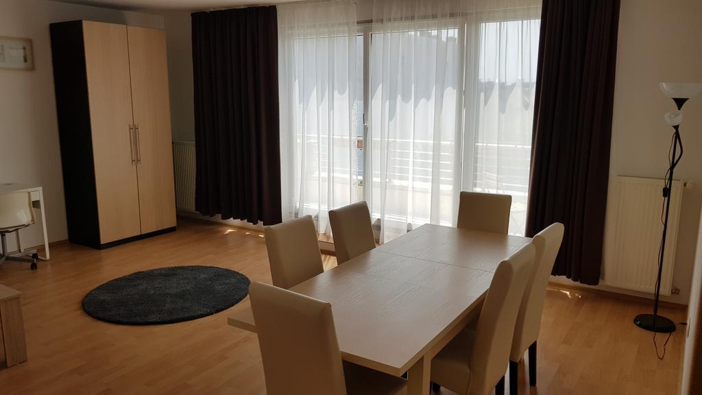 Topaz Haz * Budapest