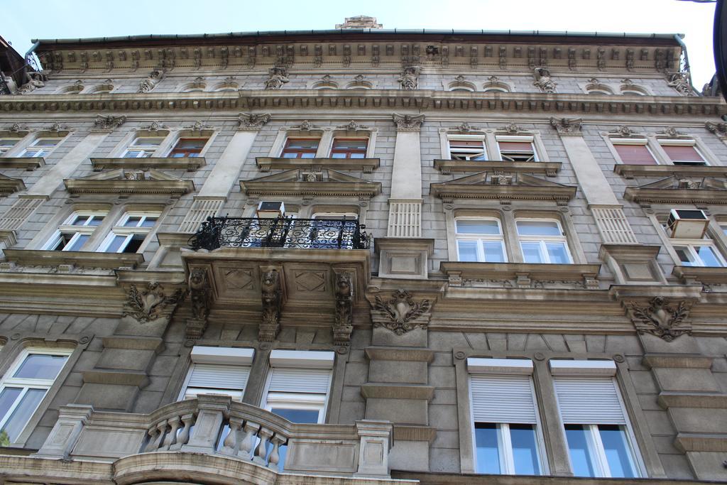 Kiona Apartment