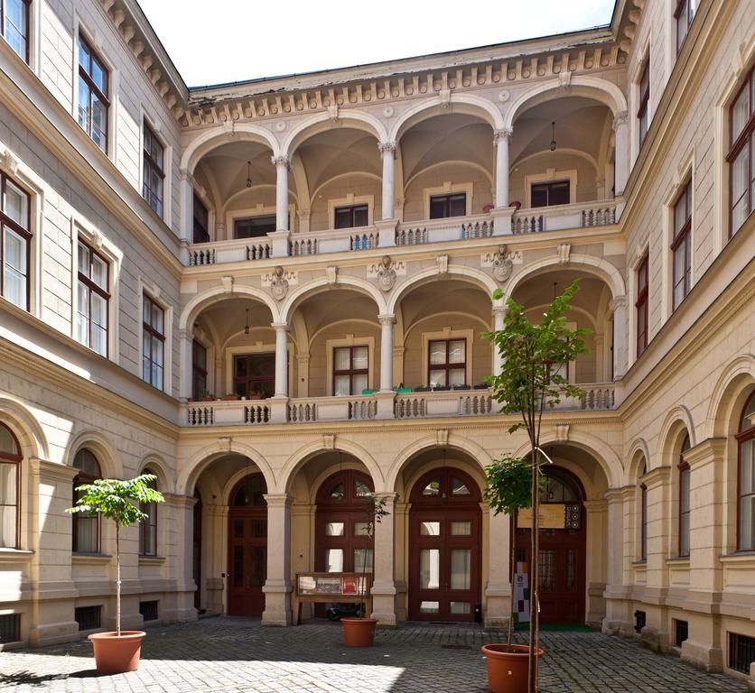 Art And Architecture *