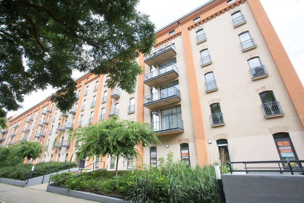 Mill House Suites *